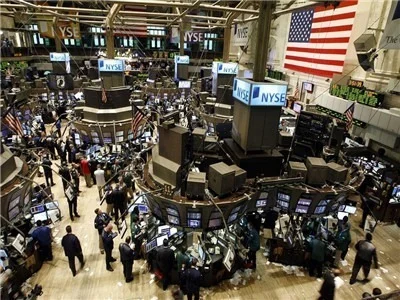 成交额TOP20丨英伟达收跌近2%，否认芯片短缺传闻；苹果收跌1%，再遭人工智能人才流失；百事可乐收涨1.1%，获Elliott资管40亿美元入股